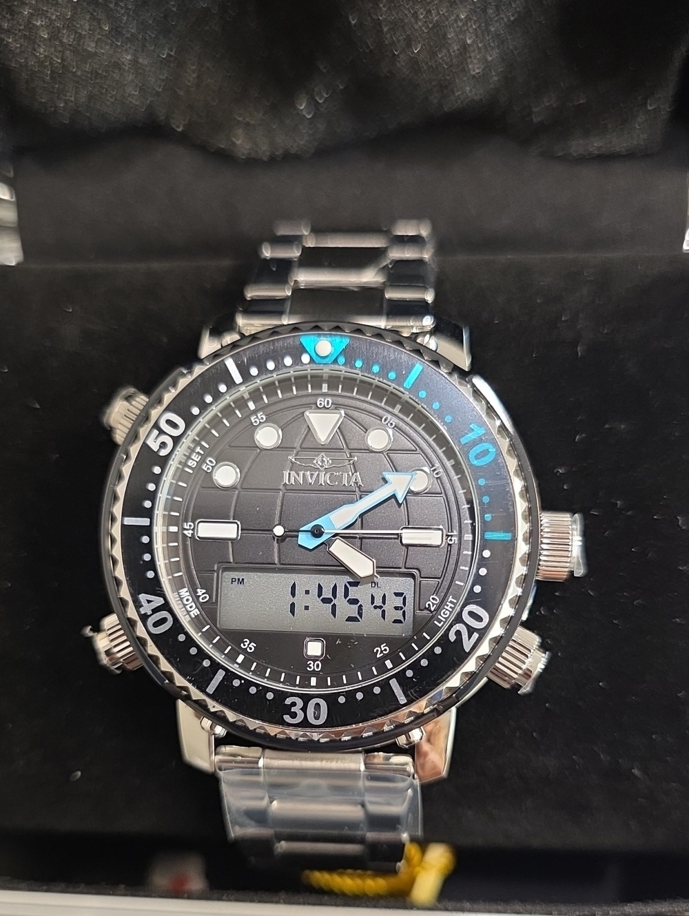 860.  Invicta 48370 Pro Diver 46.50mm Stainless steel Men's Watch